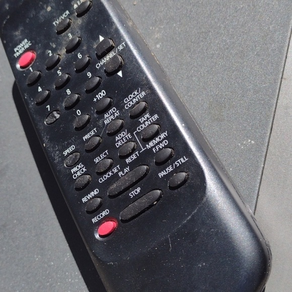 Craig Black VCR with Remote - Picture 3 of 3